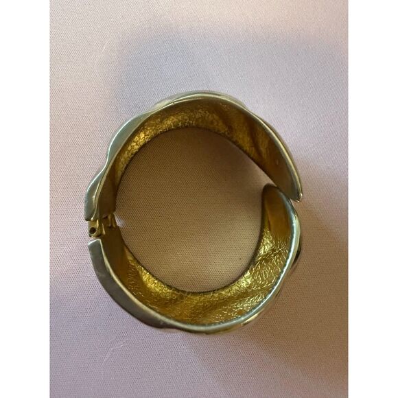 Gold tone Hinged Bangle Bracelet - Picture 4 of 5